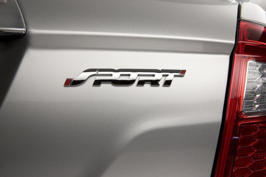  Ford Fusion Sport 2010 года  (US) (фото 12 из 26)